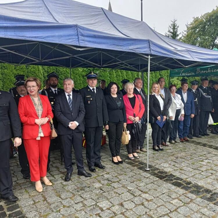 Zdjęcie: Uroczystość przekazania samochodu dla ...